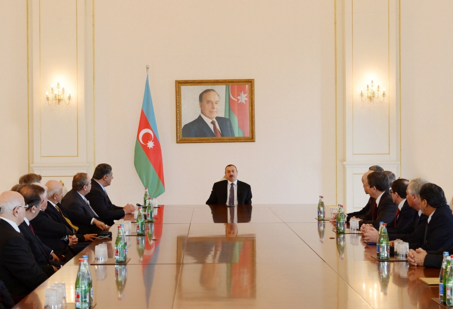 Prezident İlham Əliyev Azərbaycan Milli Olimpiya Komitəsinin 20 illik yubileyində iştirak etmək üçün ölkəmizə gəlmiş xarici dövlətlərin nümayəndələrini qəbul etmişdir