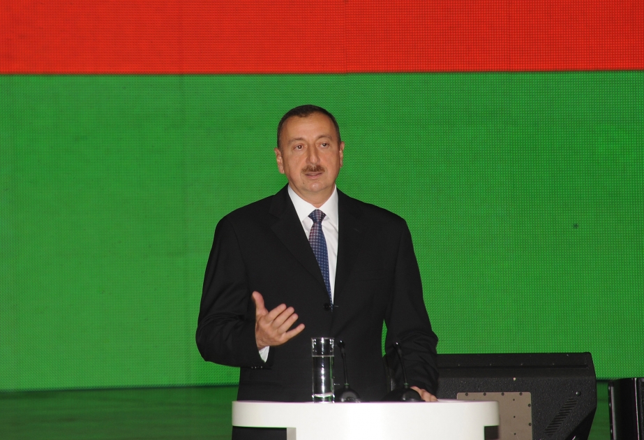 Azərbaycan Milli Olimpiya Komitəsinin 20 illik yubileyinə həsr olunmuş təntənəli mərasim keçirilmişdirPrezident İlham Əliyev mərasimdə iştirak etmişdir