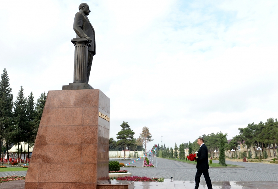 İmişlidə ümummilli lider Heydər Əliyevin abidəsini ziyarət