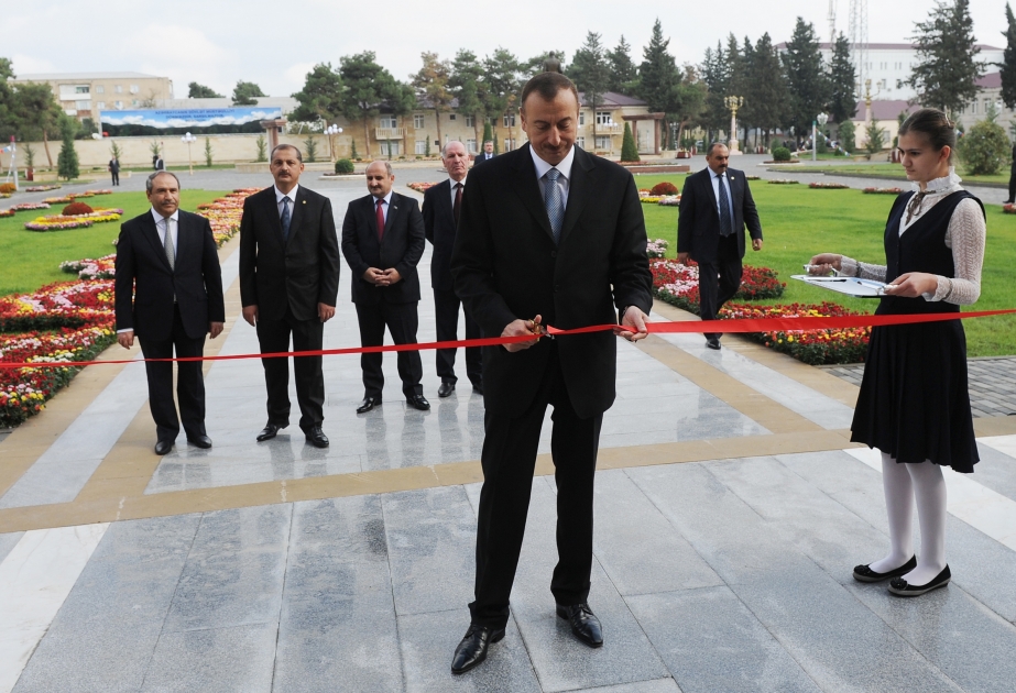 Prezident İlham Əliyev İmişlidə Heydər Əliyev Mərkəzinin açılışında iştirak etmişdir