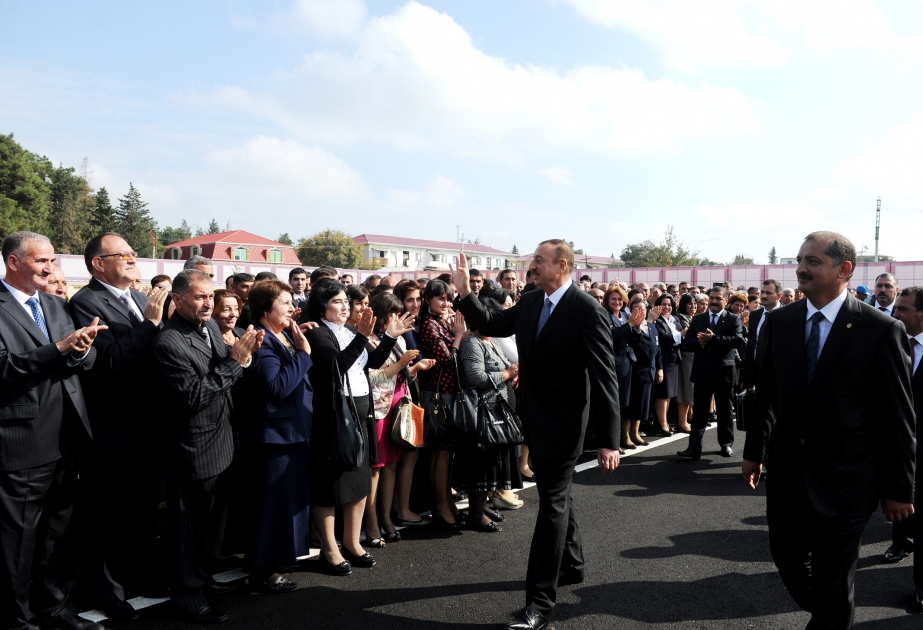 Prezident İlham Əliyev İmişli şəhər su anbarları kompleksinin istifadəyə verilməsi mərasimində iştirak etmişdir