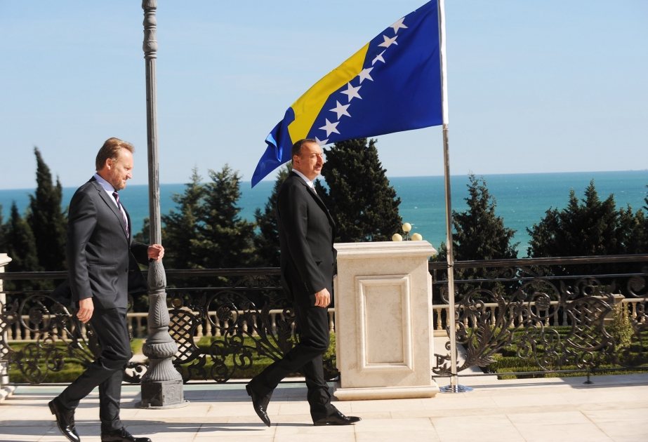 Azərbaycan Prezidenti İlham Əliyev və Bosniya və Herseqovinanın Rəyasət Heyətinin Sədri Bakir İzetbeqoviç mətbuata bəyanatlarla çıxış etmişlər