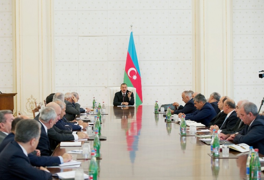 Azərbaycan Prezidenti İlham Əliyevin sədrliyi ilə Nazirlər Kabinetinin 2012-ci ilin doqquz ayının sosial-iqtisadi inkişafının yekunlarına və qarşıda duran vəzifələrə həsr olunmuş iclası keçirilmişdir