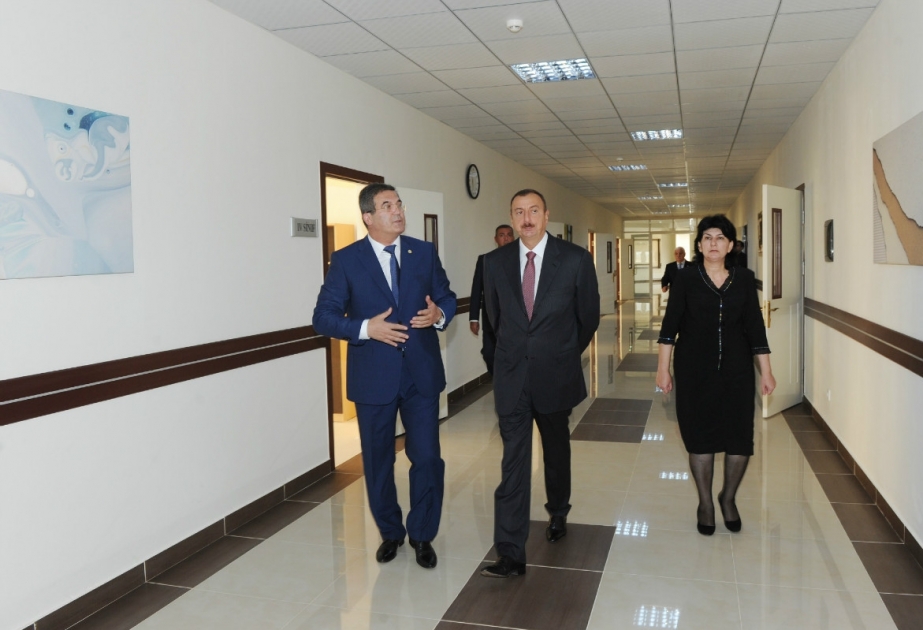 Qobustan qəsəbəsində tam orta məktəbin binası istifadəyə verilmişdirAzərbaycan Prezidenti İlham Əliyev açılışda iştirak etmişdir