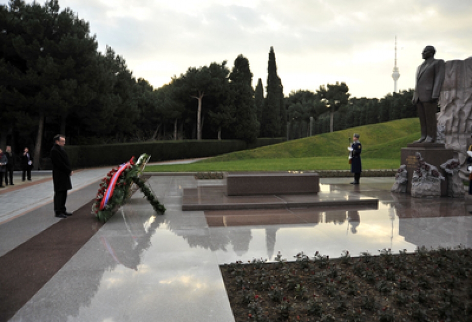 Le ministre des Affaires étrangères du Royaume de Norvège a visité la tombe du leader national Heydar Aliyev et l’Allée des Patriotes