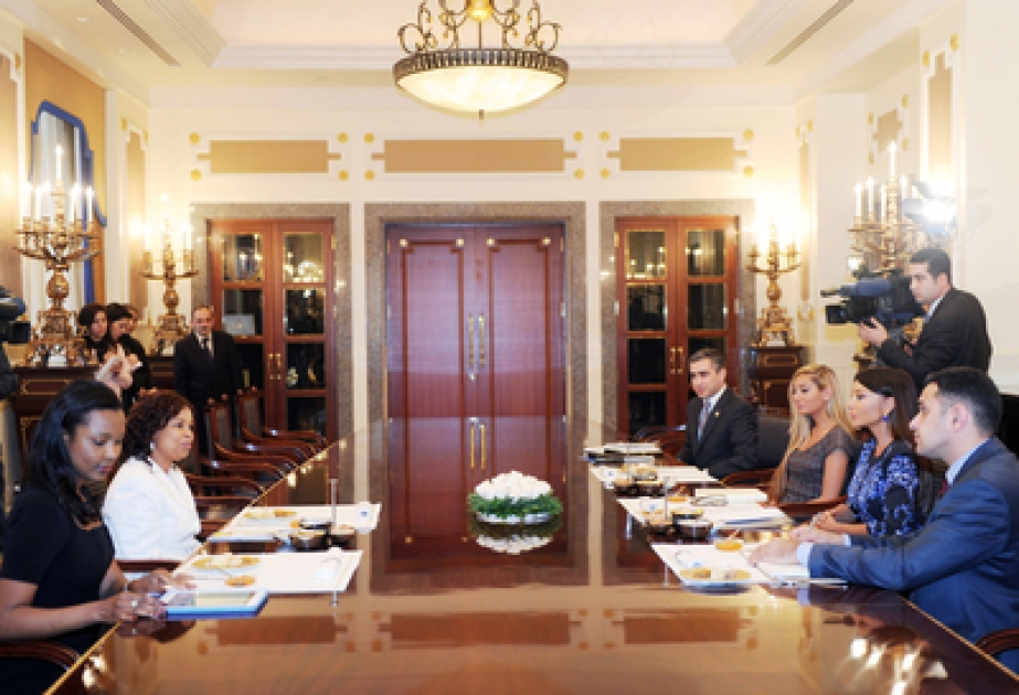 Mehriban Aliyeva, première Dame de l’Azerbaïdjan, présidente de la Fondation Heydar Aliyev a reçu la fondatrice et la présidente de la Fondation pour le développement en Afrique