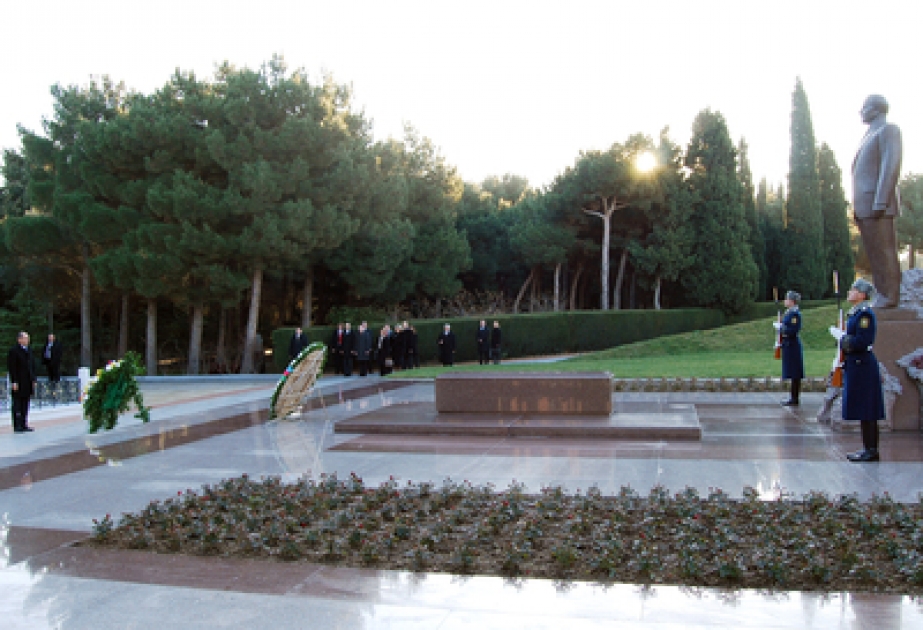 Le Premier ministre slovène Janez Jansa a visité la tombe du leader national Heydar Aliyev