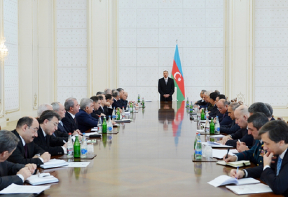 La réunion du Conseil des Ministres consacrée au bilan du développement socio – économique en 2012 et aux tâches à réaliser en 2013 s’est tenue sous la présidence du président azerbaïdjanais M. Ilham Aliyev