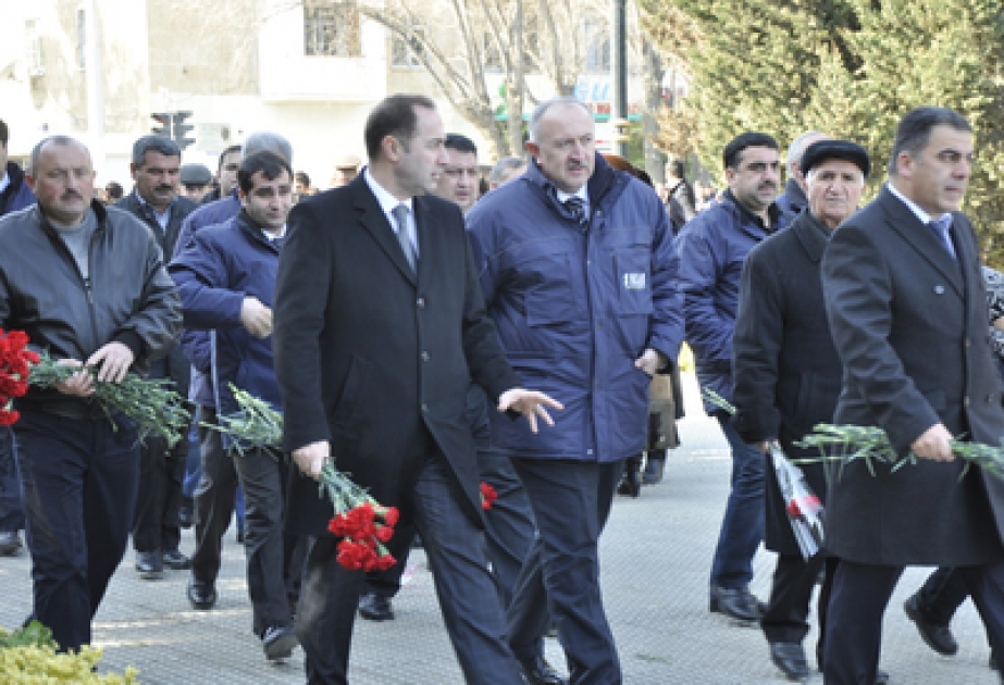Kimyaçılar Sumqayıtdakı Şəhidlər xiyabanını və şəhərin mikrorayonlarındakı şəhid xatirə komplekslərini ziyarət etmişlər
