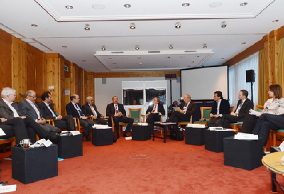 Le président azerbaïdjanais M. Ilham Aliyev a participé à la session « Réunion des managers de pétrole et de gaz » du Forum économique mondial à Davos