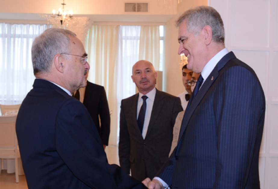 Le déjeuner de travail du Premier ministre azerbaïdjanais Artour Rassizadé et du président serbe Tomislav Nikolic