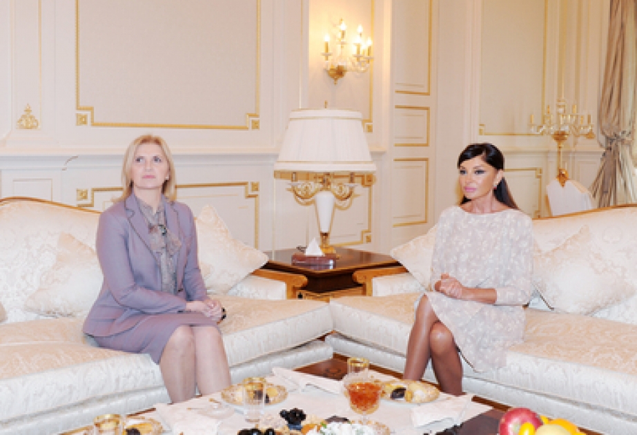 Rencontre entre Mme Mehriban Aliyeva, épouse du président azerbaïdjanais et Mme Dragica Nikolic, épouse du président serbe