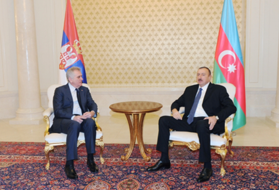 Rencontre en tête-à-tête du président azerbaïdjanais Ilham Aliyev et de son homologue serbe Tomislav Nikolic