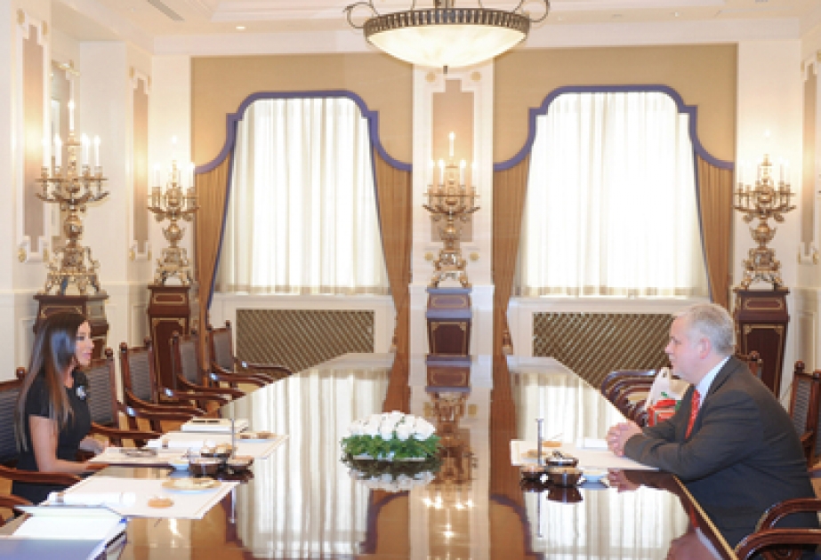 La Fondation Heydar Aliyev et le gouvernement hongrois mettront en œuvre des projets communsLes discussions ont eu lieu en ce sens lors de l’entretien de Mme Mehriban Aliyeva, première dame d’Azerbaïdjan avec M. Zsolt Chutora, ambassadeur d’Hongrie en Azerbaïdjan