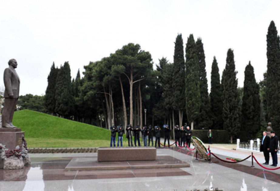 Les participants de la réunion de l’Assemblée Parlementaire Euronest ont visité la tombe du leader national Heydar Aliyev et l’Allée des Patriotes