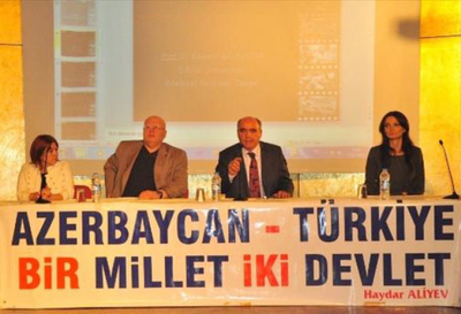 İzmir şəhərində Xocalı soyqırımının 21-ci ildönümü ilə bağlı konfrans keçirilmişdir