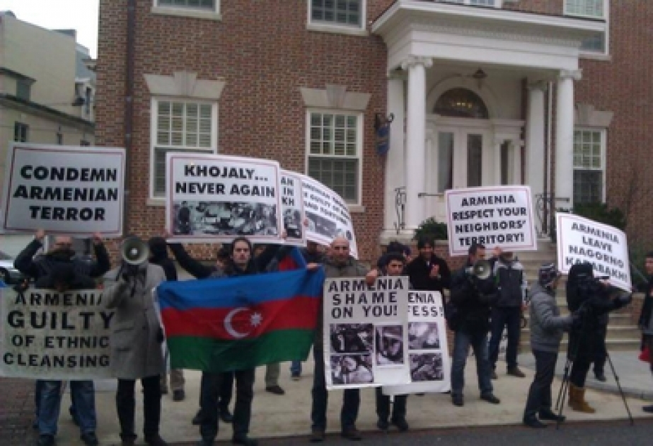 В Вашингтоне прошла акция протеста перед армянским посольством