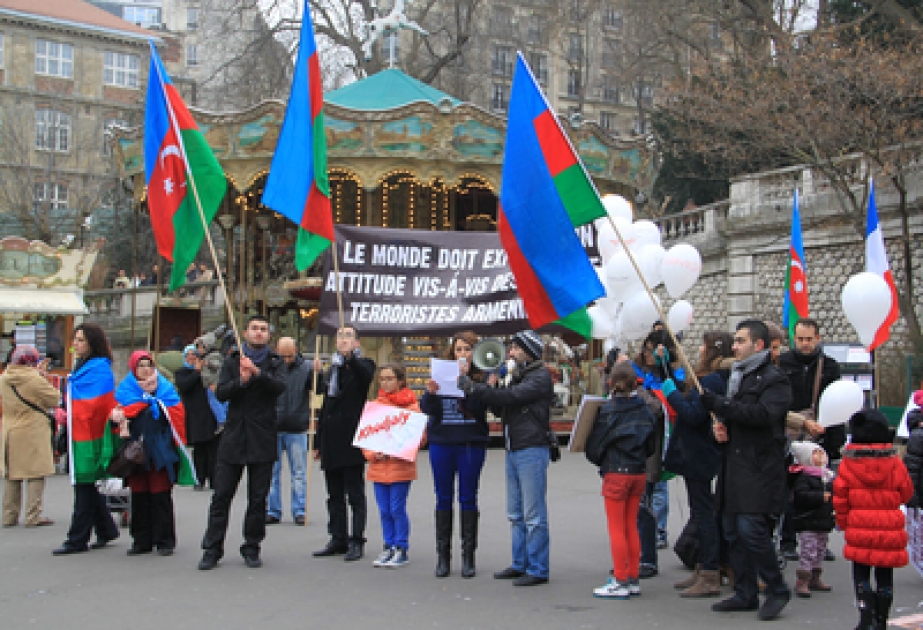 Parisdə Xocalı faciəsi ilə bağlı aksiya keçirilmişdir