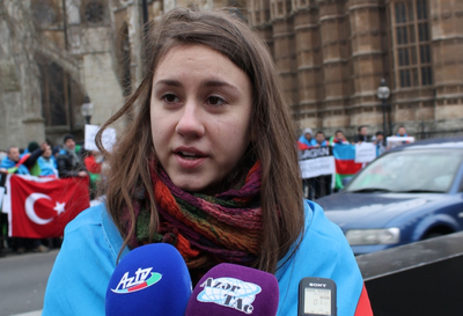Une étudiante roumaine : La communauté internationale n’accorde pas l’attention nécessaire aux réalités azerbaïdjanaises