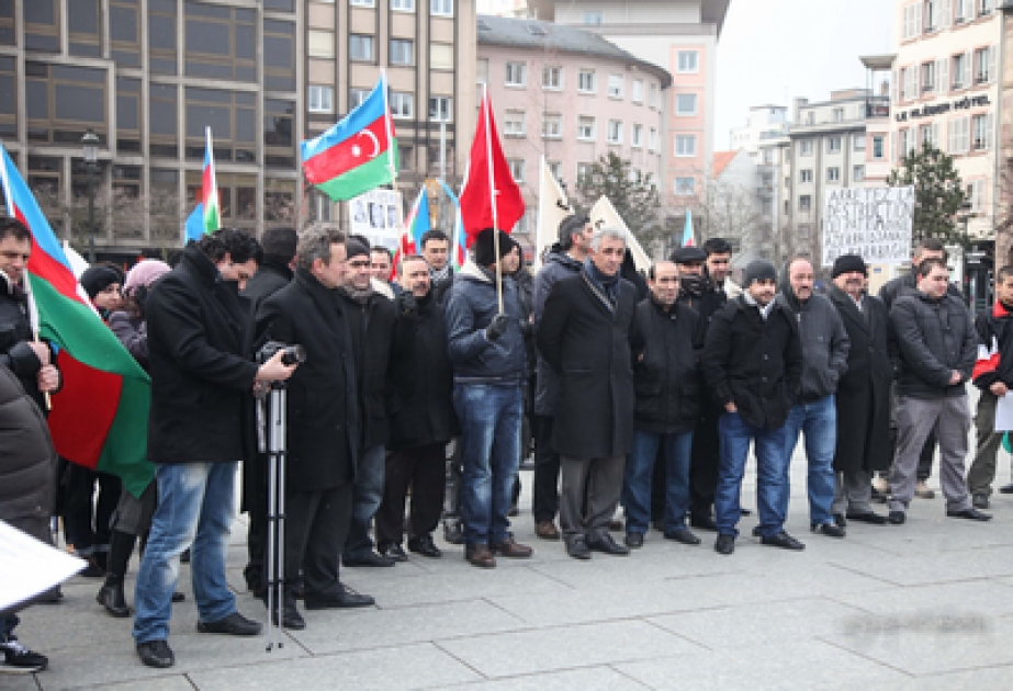 Strasburqda Xocalı faciəsinin 21-ci ildönümü ilə bağlı mitinq keçirilmişdir