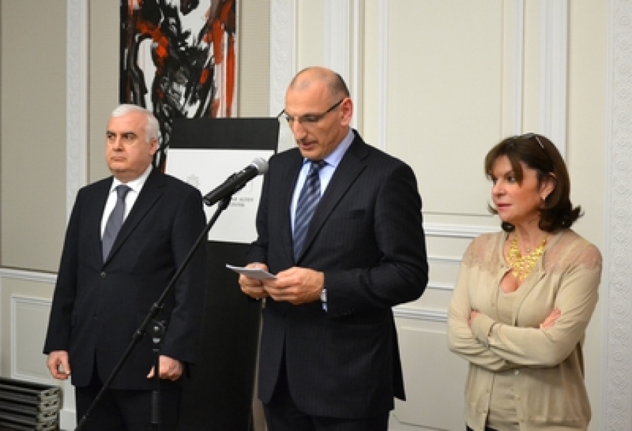 Parisdə fransız rəssamının “Xocalı gecəsi” sərgisinin vernisajı keçirilmişdir