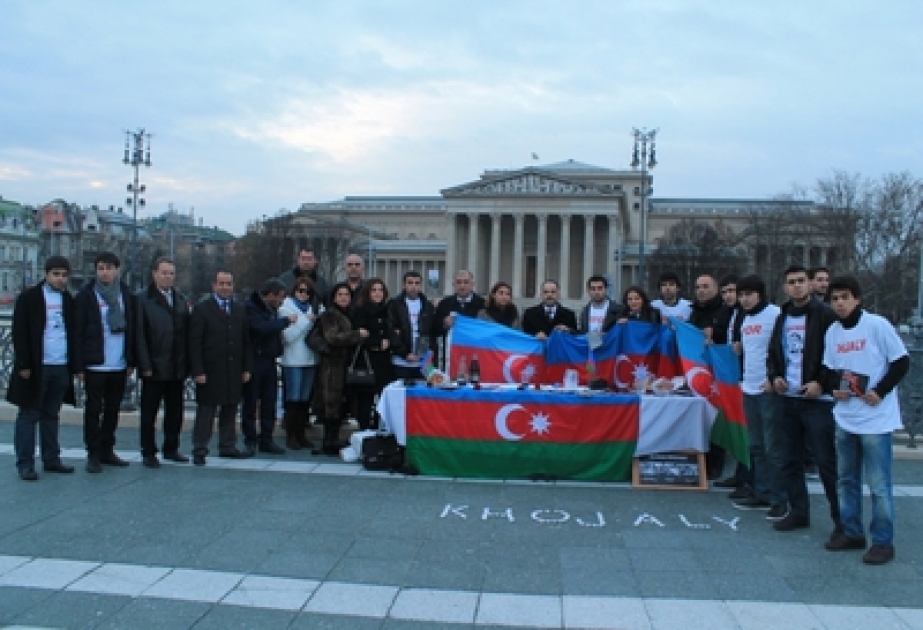 Azərbaycan-macar gəncləri Budapeştin mərkəzində aksiya keçirmişlər