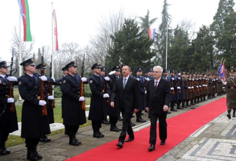 La cérémonie officielle d’accueil du président azerbaïdjanais Ilham Aliyev à Zagreb