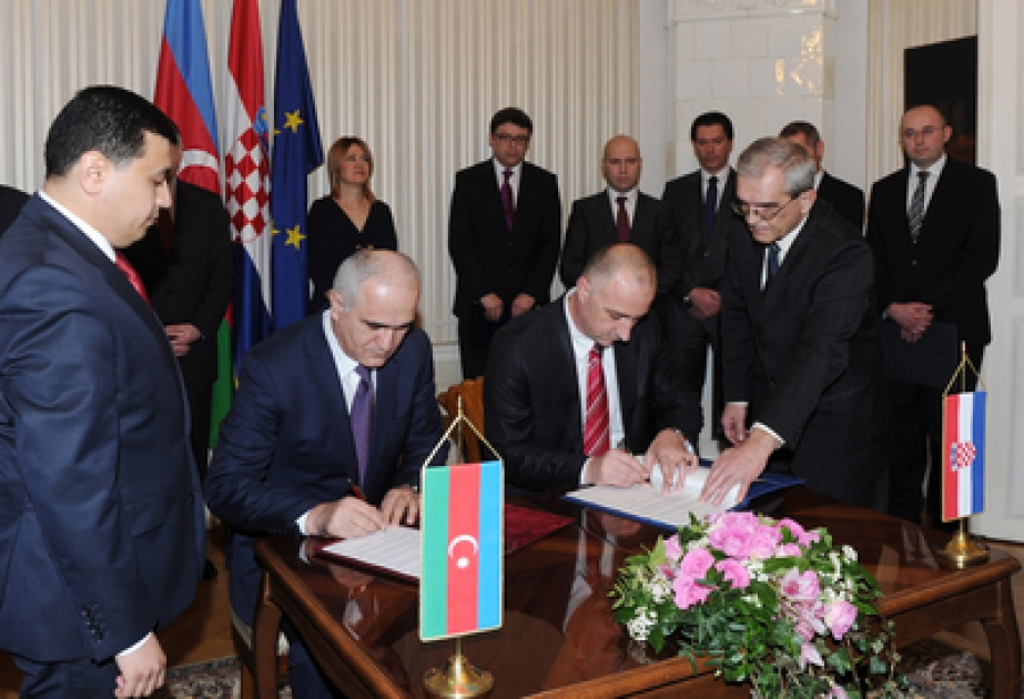 La signature des documents croato -azerbaïdjanais