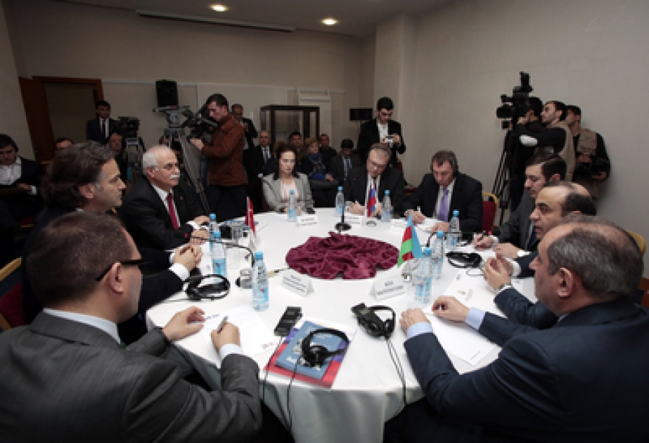 Les perspectives de développement de la coopération entre les instituts de la société civile de l’Azerbaïdjan, de la Turquie et de la Russie ont été l’objet des discussions