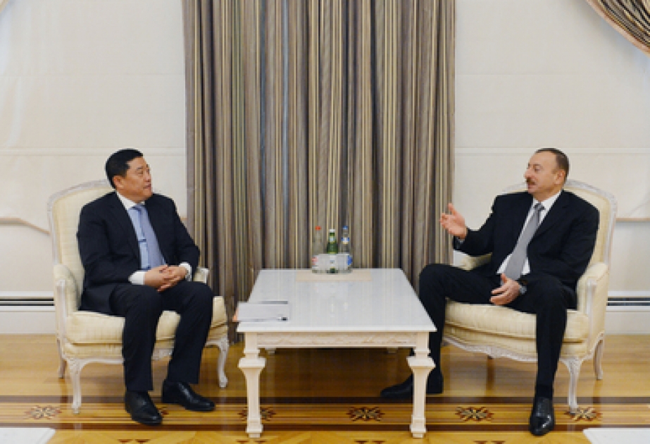 Le président Ilham Aliyev a reçu le vice-président de la Banque asiatique de développement