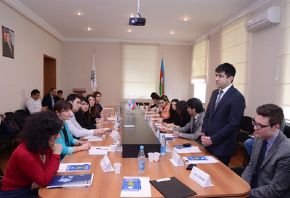L’Association de la jeunesse du Parti du Nouvel Azerbaïdjan tient une formation portant sur «Les communications stratégiques»