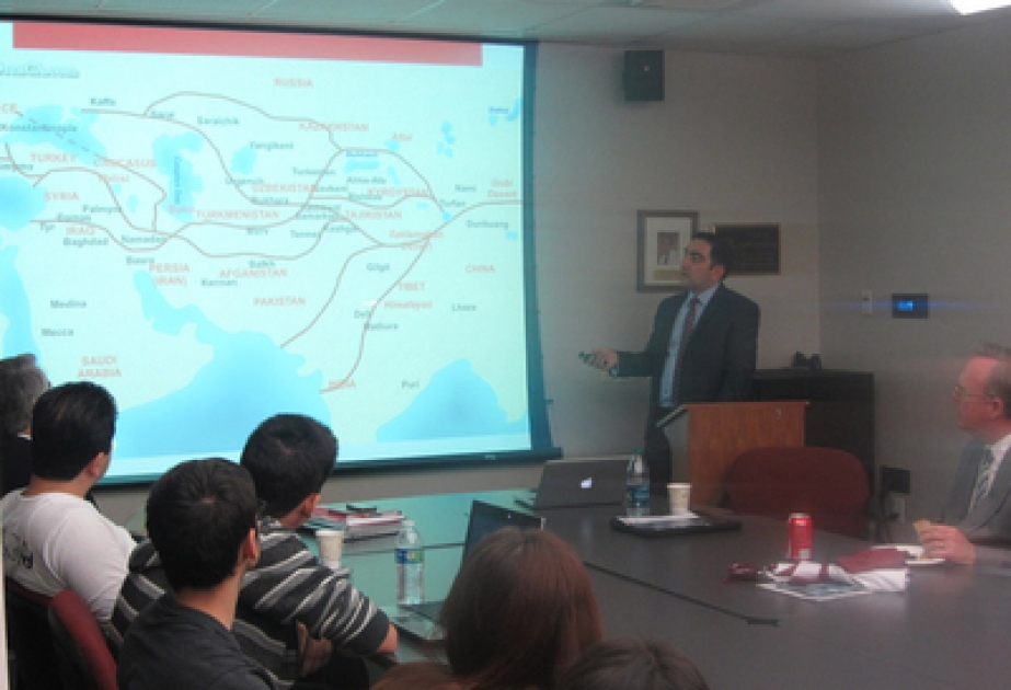 Un scientifique azerbaïdjanais a fait une conférence à l’Université de Californie du Sud à Los Angeles