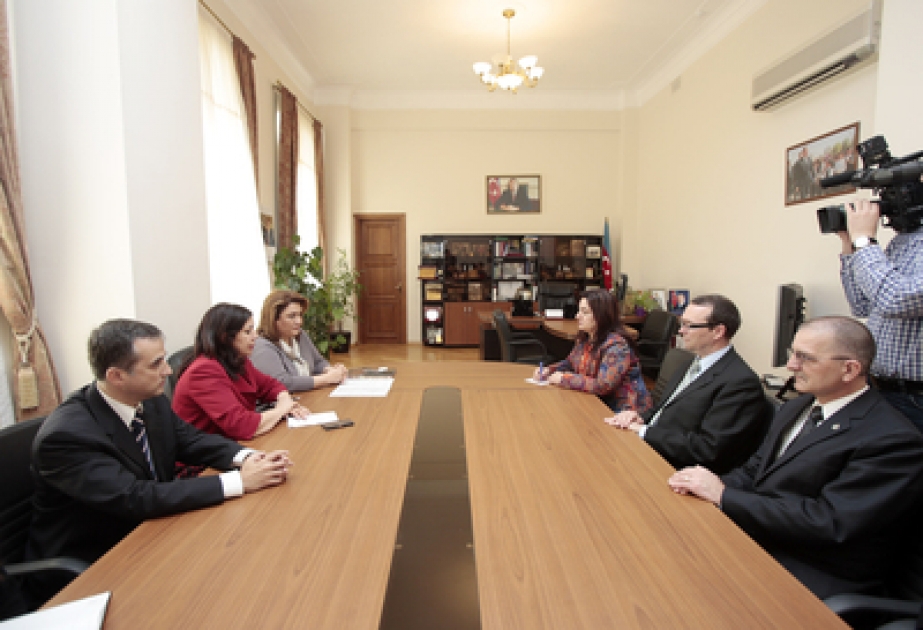 Le développement des relations bilatérales entre l’Azerbaïdjan et le Canada dans le domaine de la résolution des problèmes de la famille et des enfants, à fait l’objet des discussions