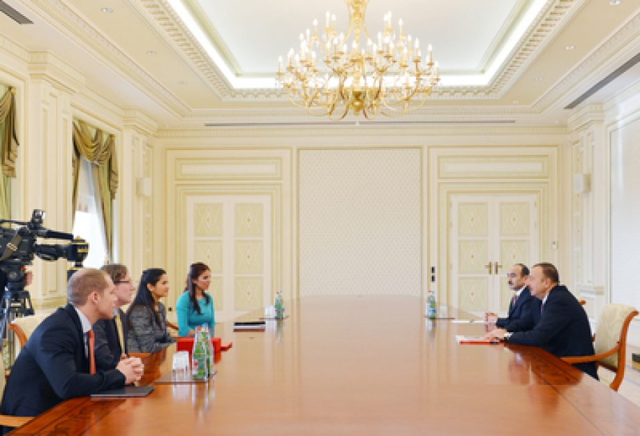Le président azerbaïdjanais M. Ilham Aliyev a reçu la directrice générale, le rédacteur en chef et les responsables éditoriaux du magazine «The Business Year »