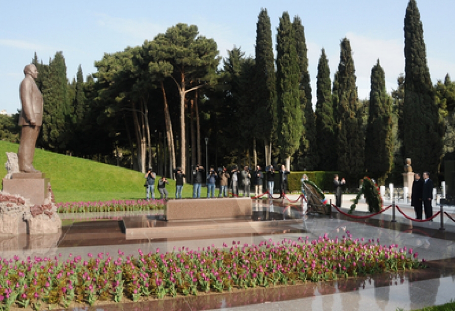 Turkish Minister of Forestry and Water Affairs pays respect to national leader Heydar Aliyev and Azerbaijani heroes