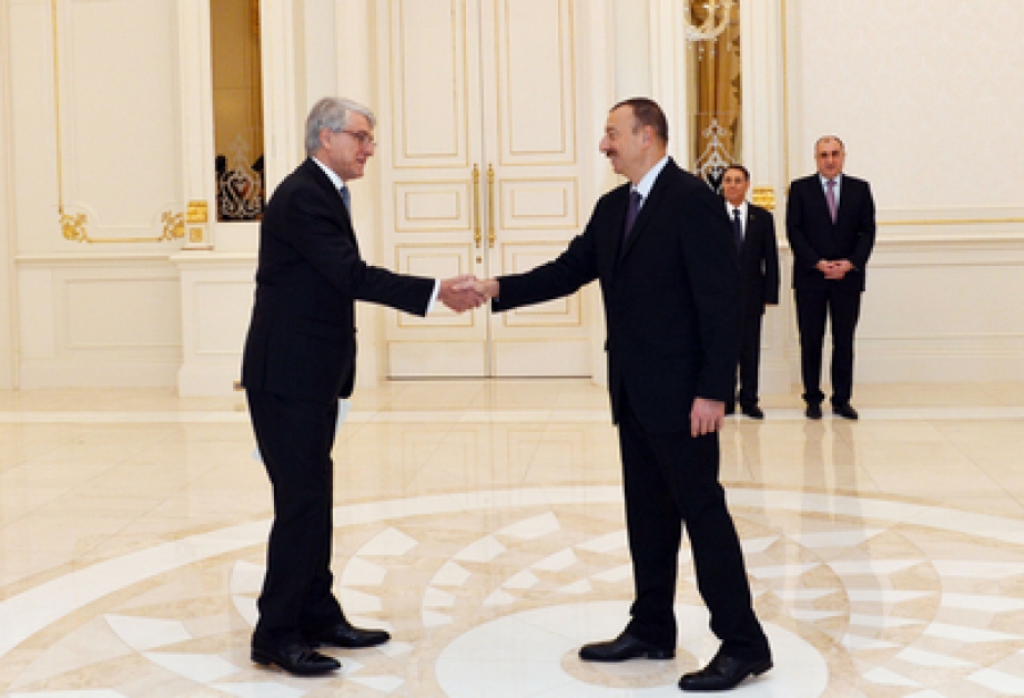Le président Ilham Aliyev a reçu les lettres de créance du nouvel ambassadeur d’Argentine en Azerbaïdjan VIDEO