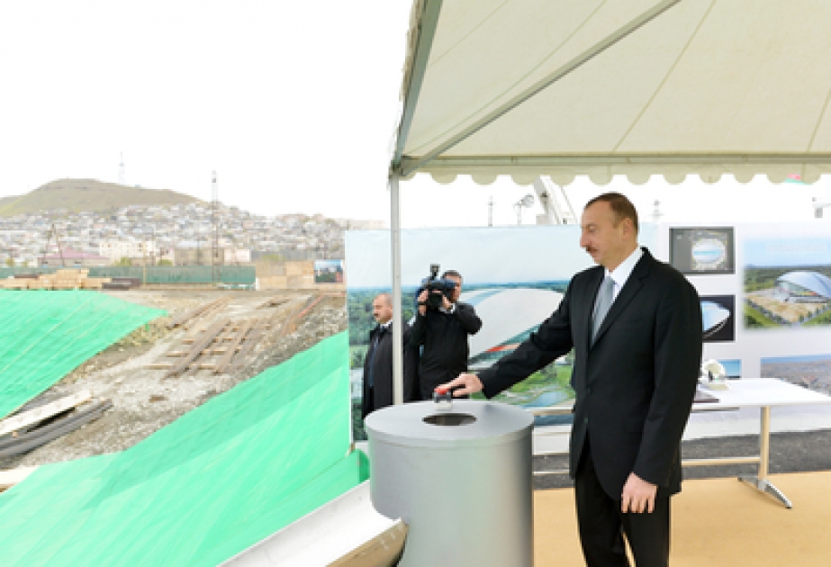 Le président azerbaïdjanais Ilham Aliyev a participé à la cérémonie de pose de la première pierre du Palais des sports aquatiques à Bakou VIDEO