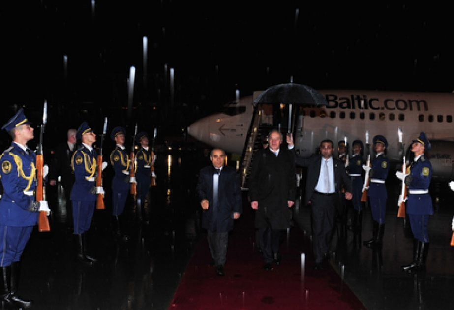 Le président letton Andris Berzins entame sa visite officielle en Azerbaïdjan