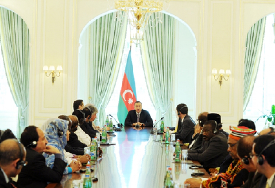 Le président azerbaïdjanais Ilham Aliyev a reçu les participants de la conférence des ministres du travail des pays de l’OCI VIDEO