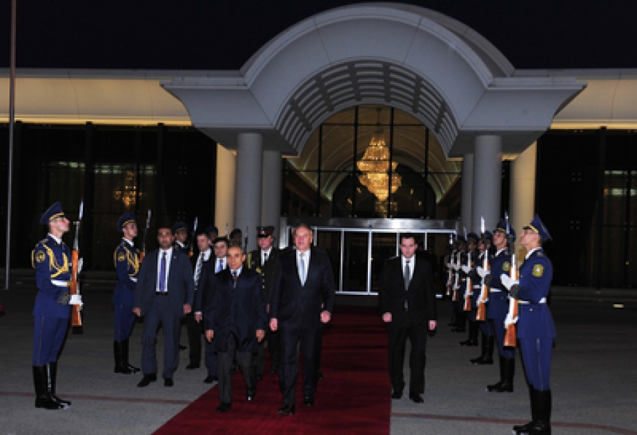 Le président letton termine sa visite officielle en Azerbaïdjan