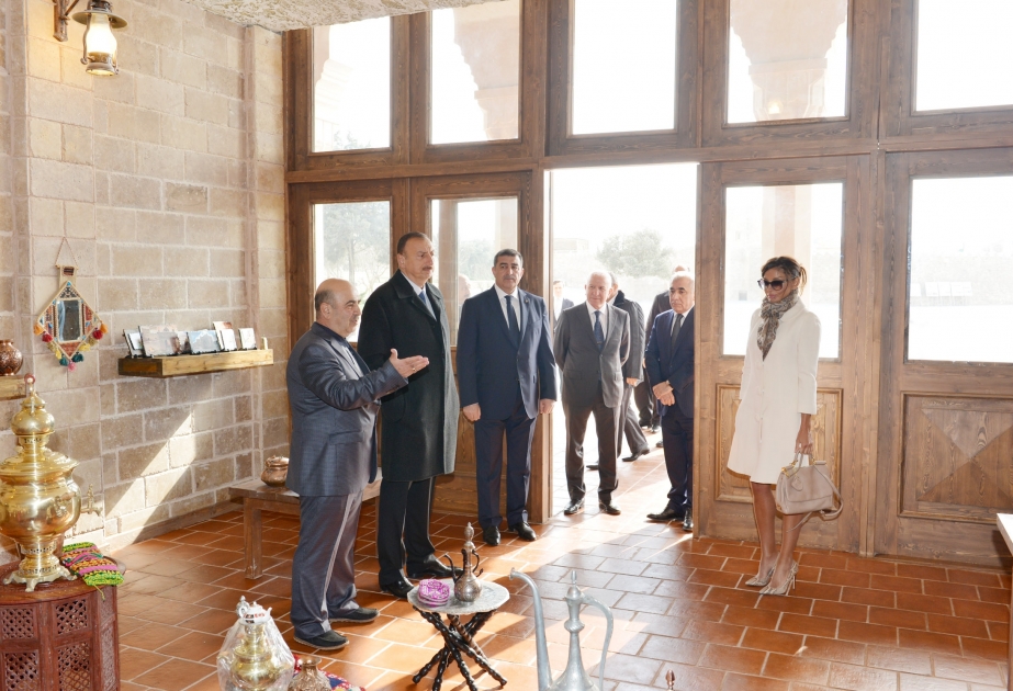 Prezident İlham Əliyev “Atəşgah məbədi” Dövlət Tarix-Memarlıq Qoruğunda aparılan bərpa və yenidənqurma işlərindən sonra yaradılan şəraitlə tanış olmuşdur VIDEO