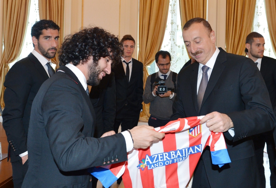 Azərbaycan Prezidenti İlham Əliyev İspaniyanın “Atletiko Madrid” futbol klubunun heyətini qəbul etmişdir VIDEO