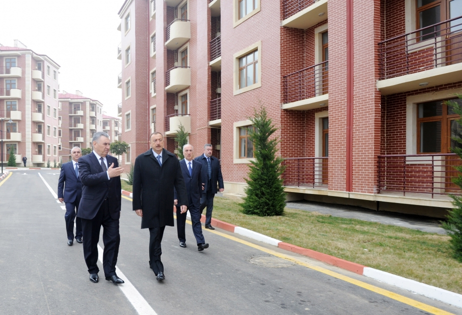 Abşeron rayonunun Masazır qəsəbəsində 760 məcburi köçkün ailəsi üçün yeni salınmış məhəllə istifadəyə verilmişdirAzərbaycan Prezidenti İlham Əliyev açılış mərasimində iştirak etmişdir VIDEO