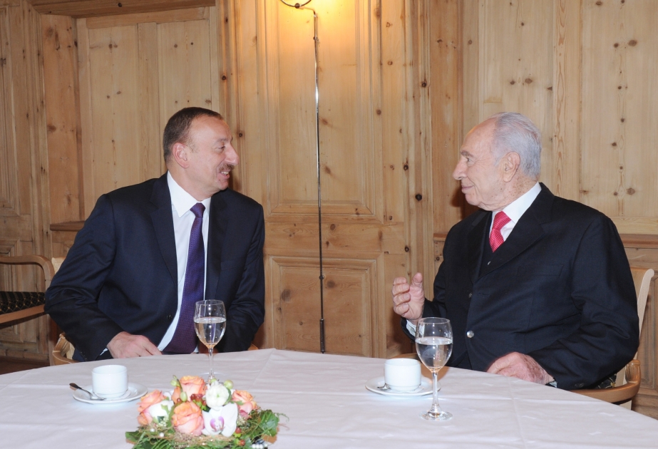 Azərbaycan Prezidenti İlham Əliyev Davosda İsrail Prezidenti Şimon Peres ilə görüşmüşdür