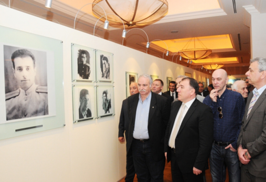 Les participants du match amical des anciens footballeurs ont visité la Fondation Heydar Aliyev