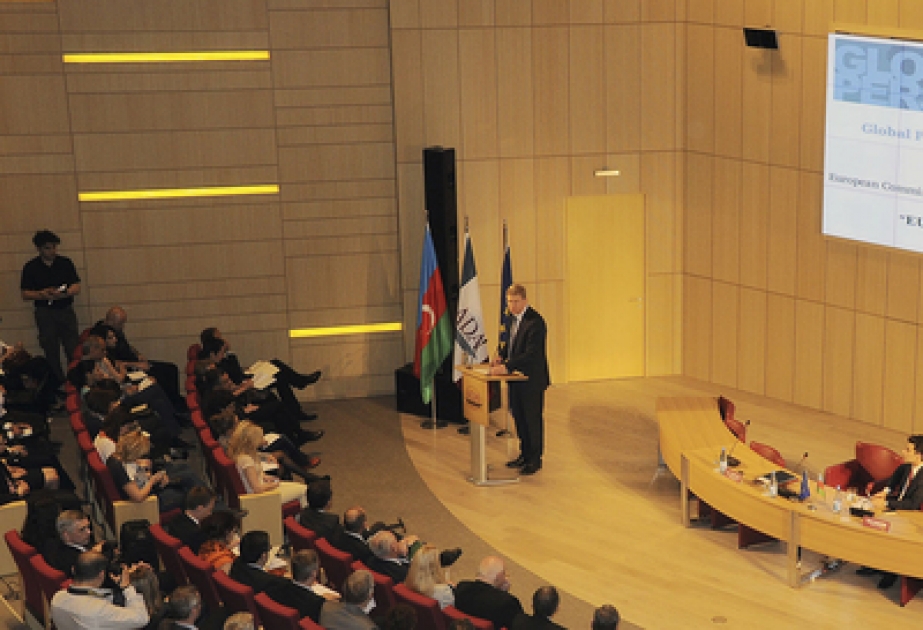 Le commissaire de l’Union européenne a fait une conférence à l’Académie Diplomatique de l’Azerbaïdjan