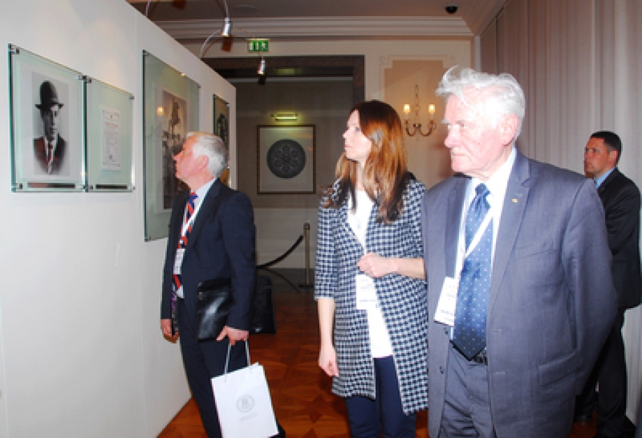 L’ancien président lituanien visite la Fondation Heydar Aliyev