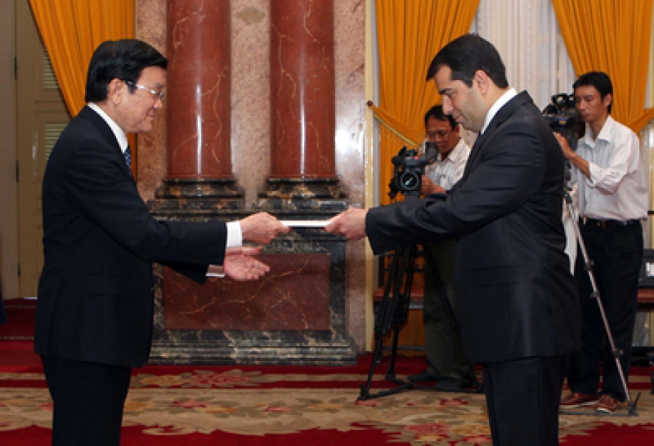 L’ambassadeur azerbaïdjanais au Vietnam a présenté ses lettres de créance au président de ce pays