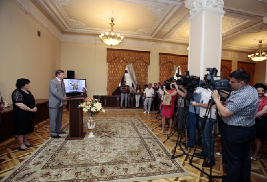 La cérémonie de la remise du cadeau du président de la Fédération de Russie au Musée national de l’histoire d’Azerbaïdjan