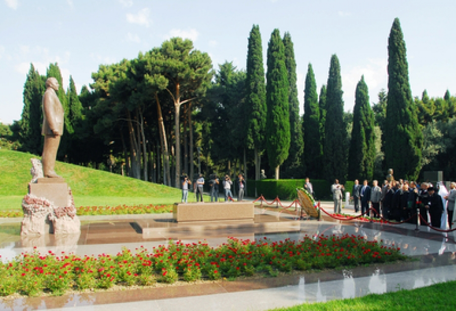 Les participants de la 30e réunion du Comité exécutif de l’Union parlementaire des pays membres de l’Organisation de la coopération islamique, ont rendu hommage à la mémoire d’Heydar Aliyev, dirigeant historique et des patriotes azerbaïdjanais